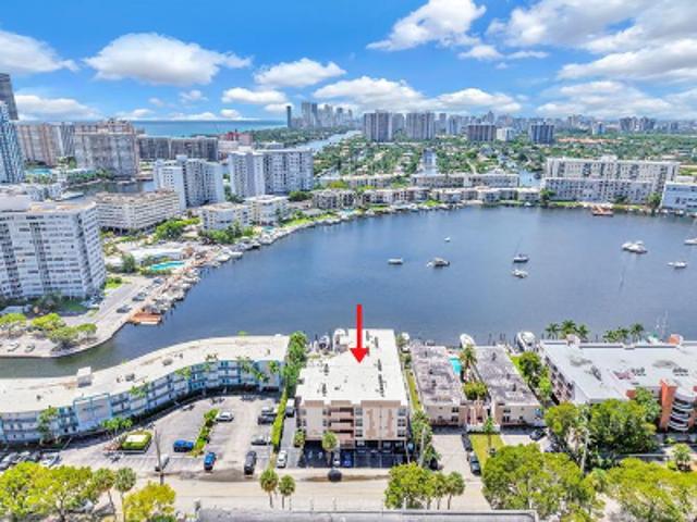 Condo for sale in Golden Isles, Hallandale Beach