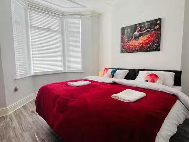 House for rent in Calderstones