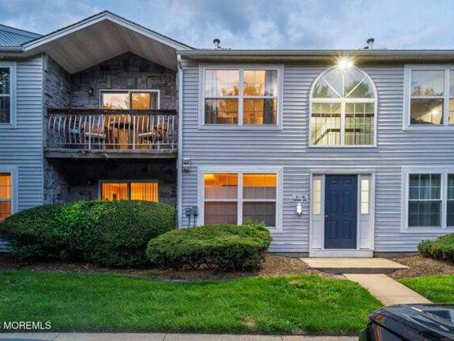 Condo for sale in Hyde Park, Tinton Falls