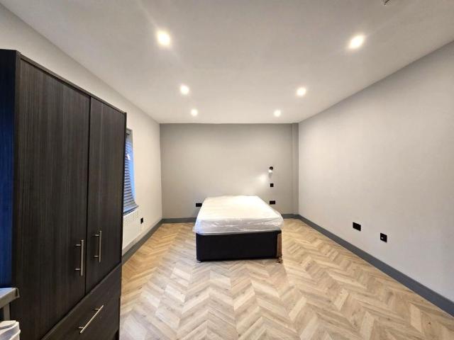 Studio for rent in Gould's Green, Greater London