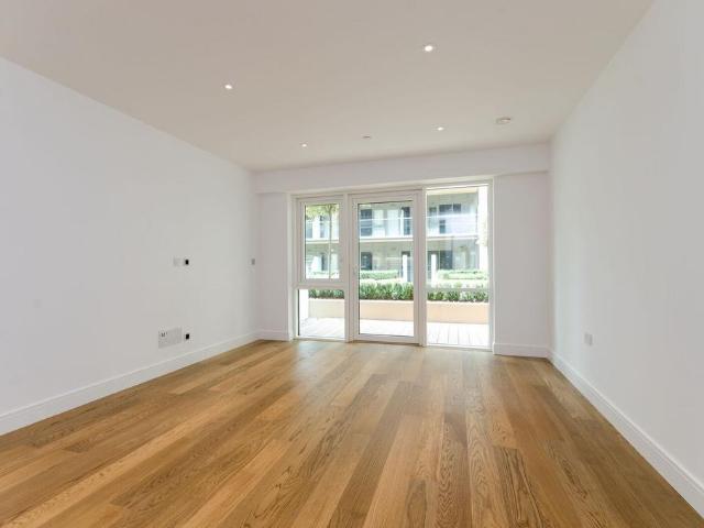House for rent in London Borough of Ealing, Greater London