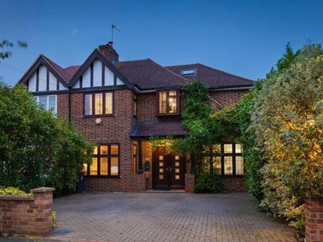 House for sale in Kingston Upon Thames, Greater London