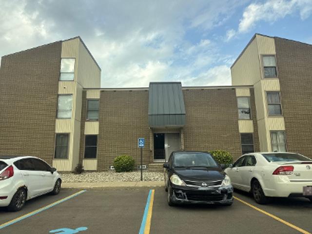 Condo for sale in Mount Clemens, Michigan