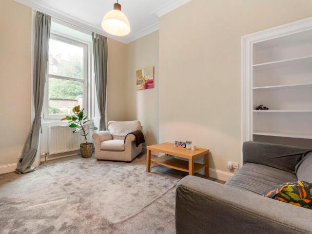 Apartment for rent in Hillside, Leith