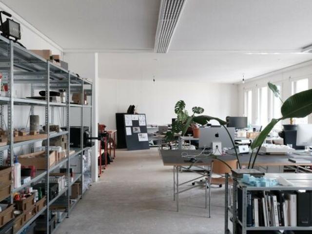 Büro mieten in Einigen, Zürich