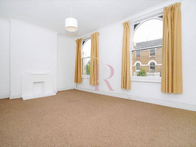 Apartment for rent in Brownswood Park, Stoke Newington