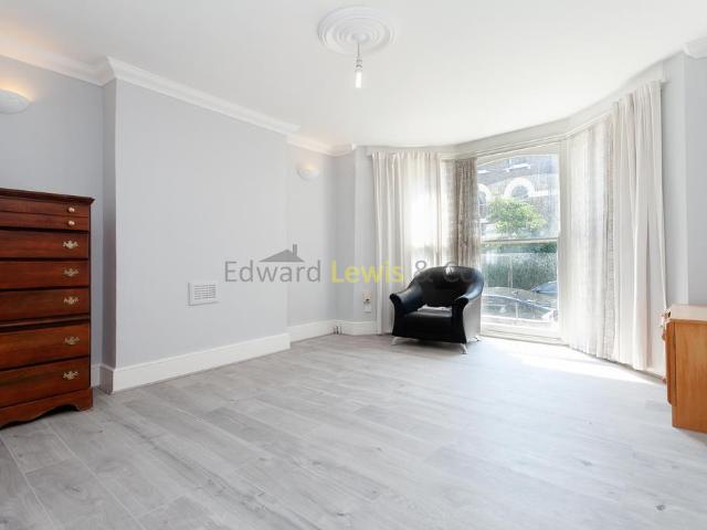 House for rent in Brownswood Park, Stoke Newington