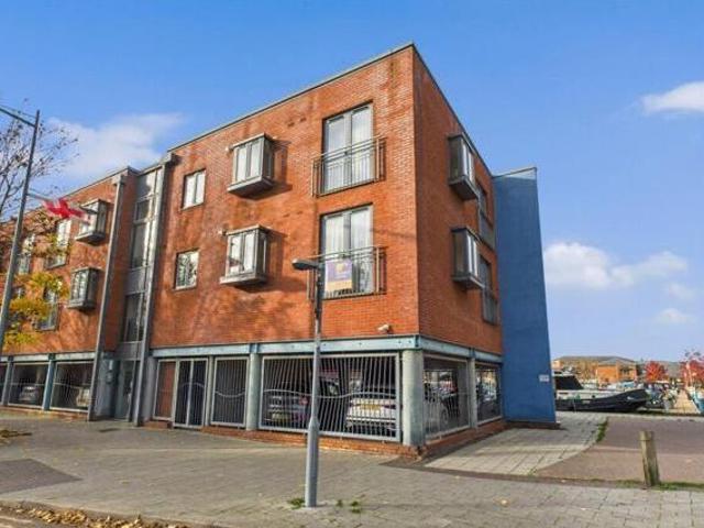 House for sale in Diglis, Worcestershire