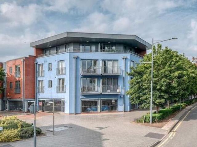 House for sale in Diglis, Worcestershire