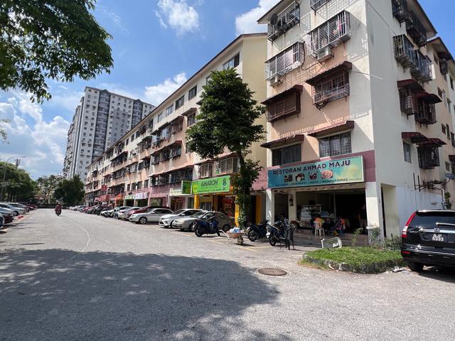 Flat for sale in Petaling, Subang Jaya