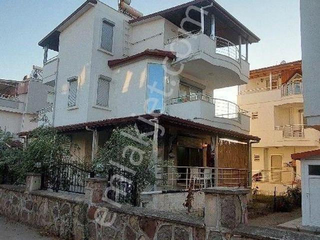 Cumhuriyet Mahallesi, Dikili içerisinde kiralık Villa