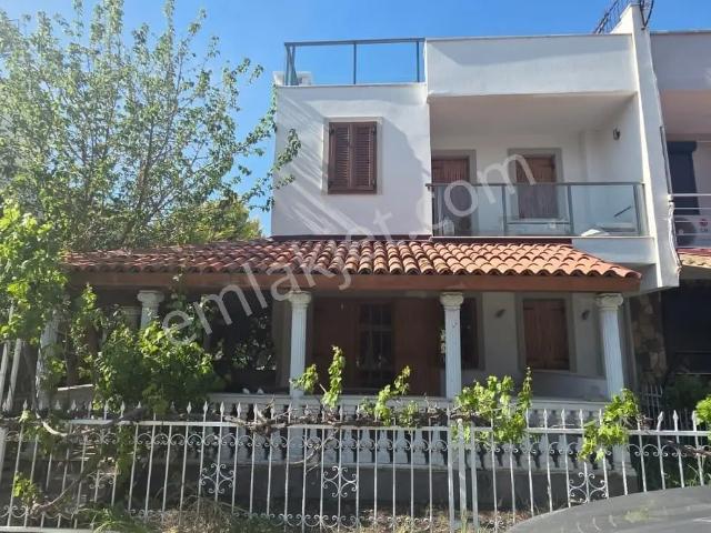 Dikili, İzmir içerisinde kiralık Villa