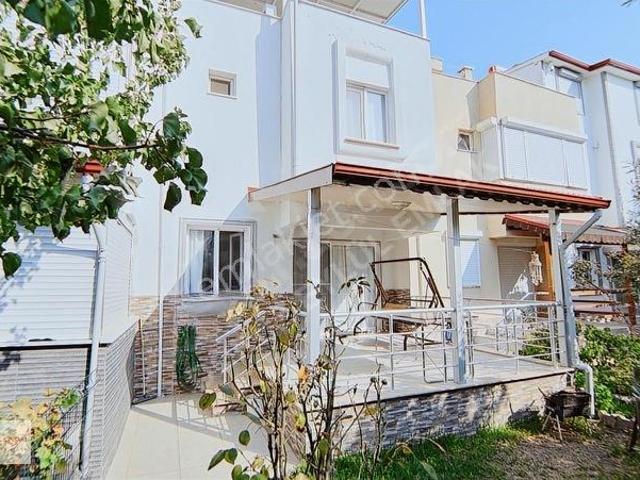 Dikili, İzmir içerisinde satılık Villa
