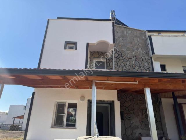 Salihler Mahallesi, Dikili içerisinde satılık Villa