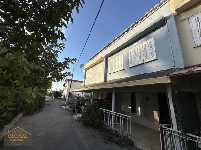 Gümüldür, Menderes içerisinde satılık Villa