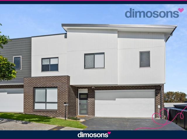 Townhouse for rent in Wollongong West, New South Wales