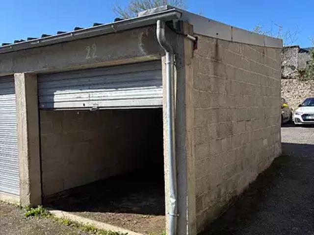 Garage vente à Dinan, Bretagne