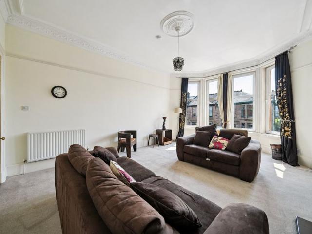 Apartment for rent in Shawmoss, Shawlands