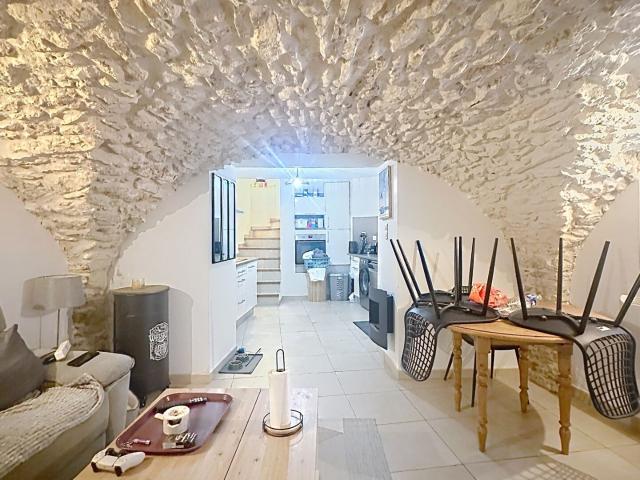 Maison vente à Nîmes, Dions