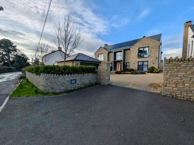 Apartment for rent in Staplehay, Trull