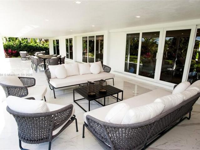 House for sale in Hallandale