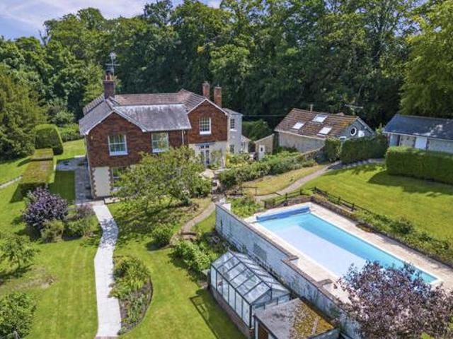 House for sale in Fole, Surrey