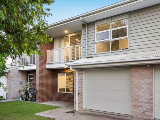 Townhouse for sale in Toombul, Queensland