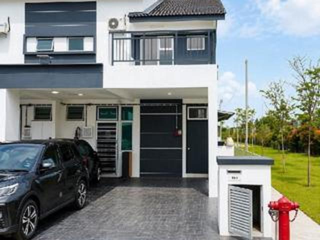 Townhouse for sale in Tanjong Sepat, Selangor