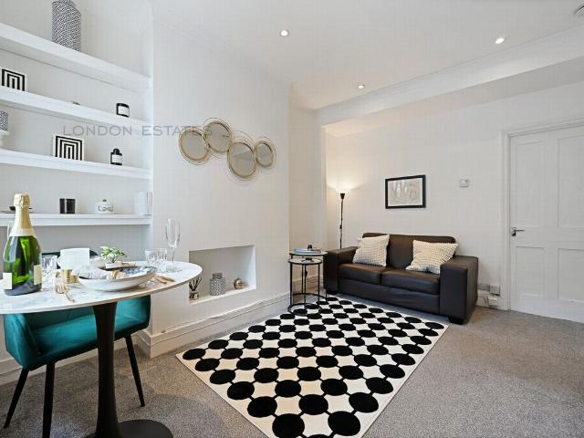 Apartment for rent in West Kensington, Greater London