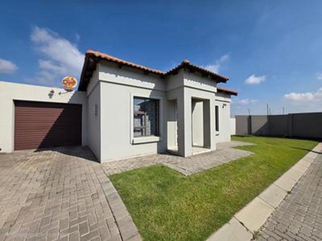 Townhouse for sale in Gert Sibande, Mpumalanga