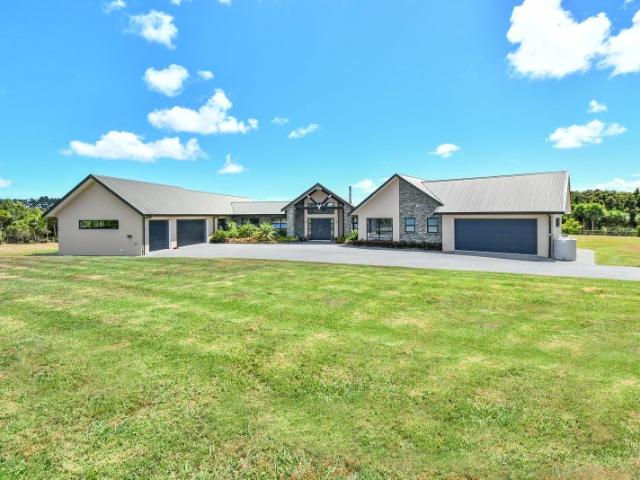 House for sale in Awhitu