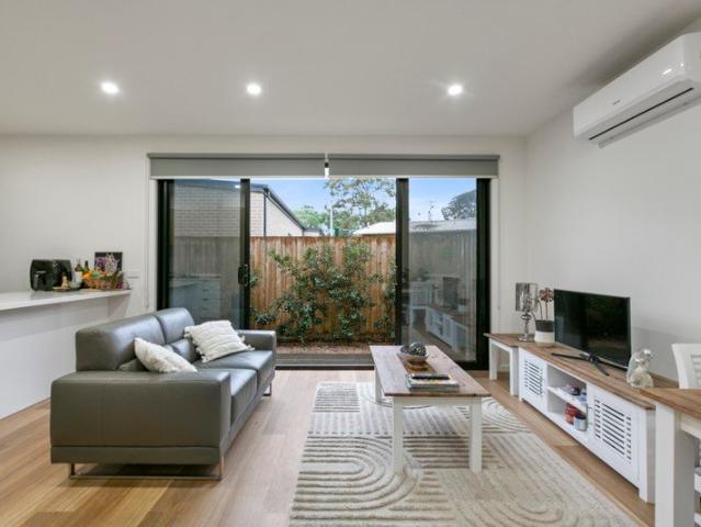 Townhouse for sale in Heidelberg West, Melbourne