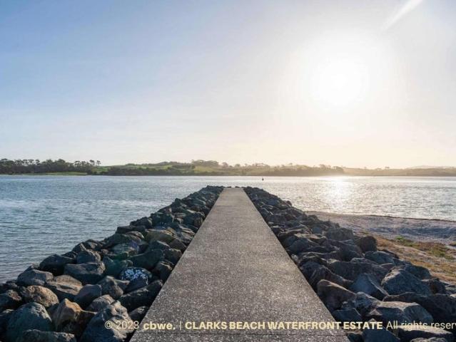 Land for sale in Awhitu, Oroua County