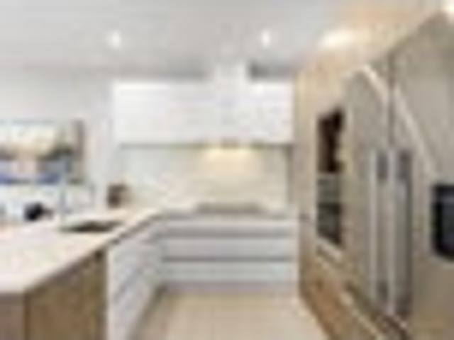 Apartment for sale in Whangaparaoa