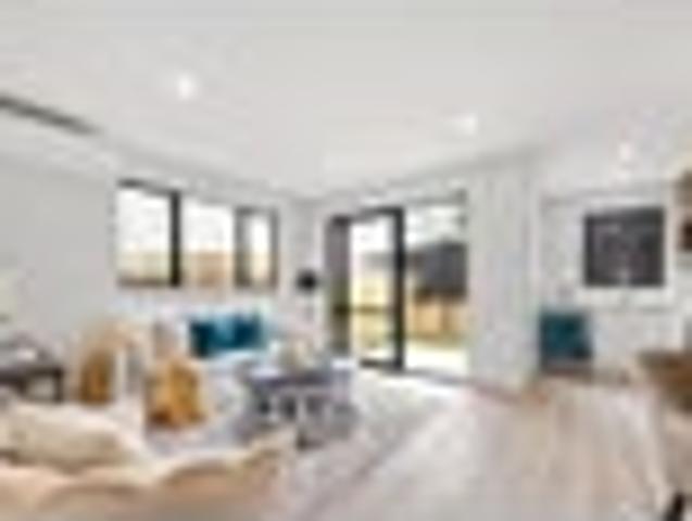 Townhouse for sale in Kelston