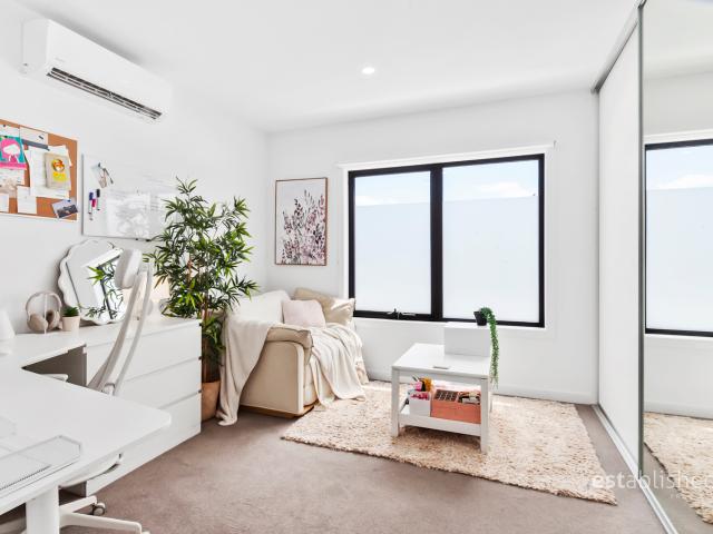 House for sale in Waterhaven, Melbourne
