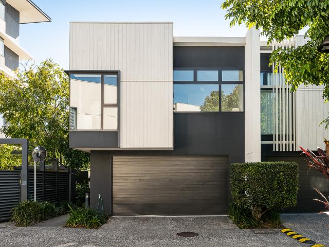 Townhouse for sale in Hamilton, Greater Brisbane
