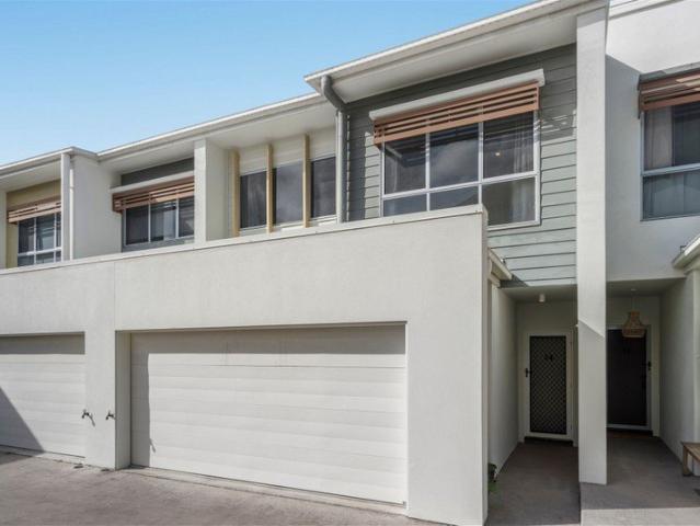 Townhouse for sale in Fernbrook, Queensland