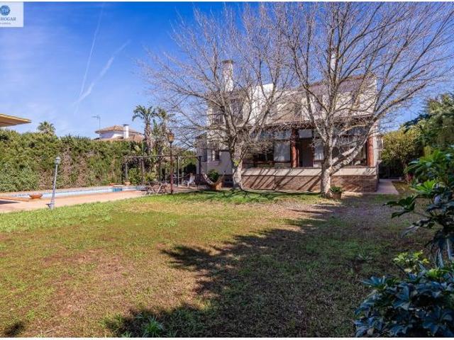 Casa en venta en El Prior, Mairena Del Alcor