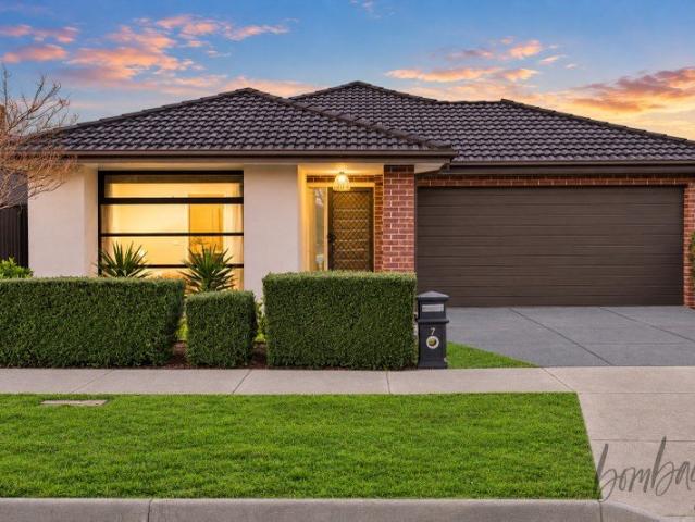 House for sale in Aston, Melbourne