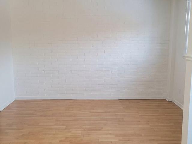 Apartment for rent in Des Châtels, Québec