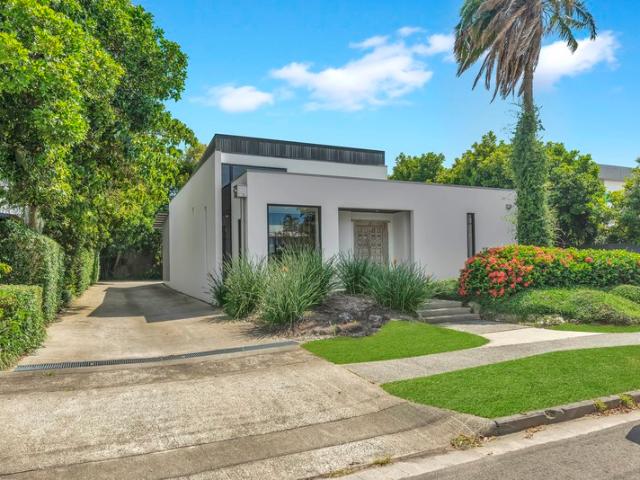 Retail for rent in Noosa Heads, Queensland