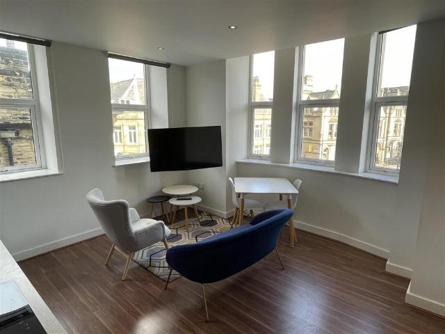 Apartment for rent in Woolshops, Calderdale