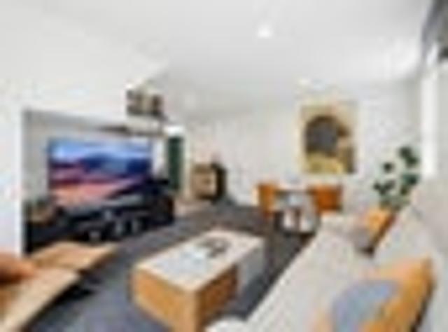 Townhouse for sale in Edgeware, Canterbury