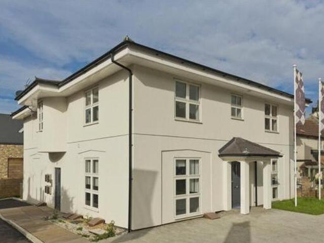 House for sale in Lower Green Esher, Blackhills