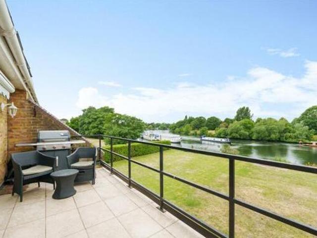 House for sale in Thames Ditton, Elmbridge