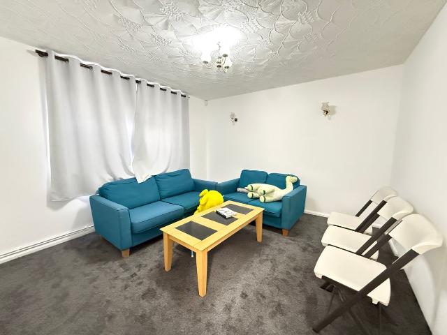 House for rent in London Borough of Hounslow, Greater London