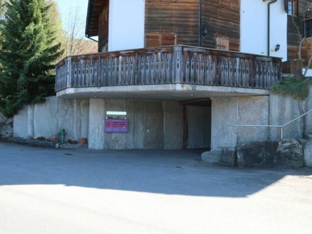 Garage kaufen in Obersaxen, Graubünden