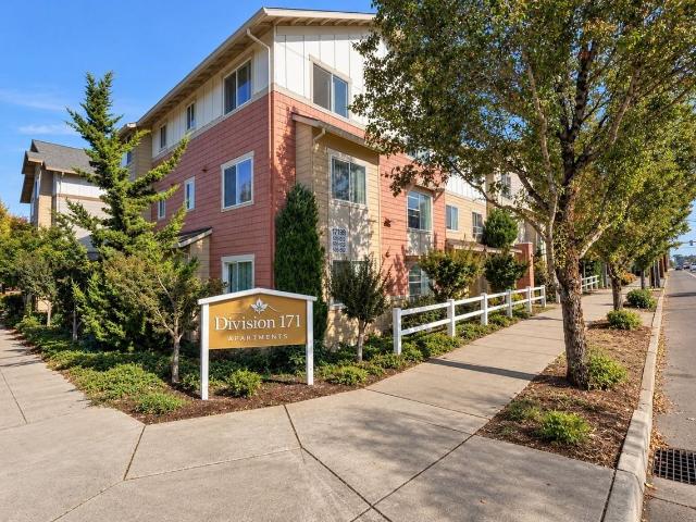 Apartment for rent in Centennial, Portland