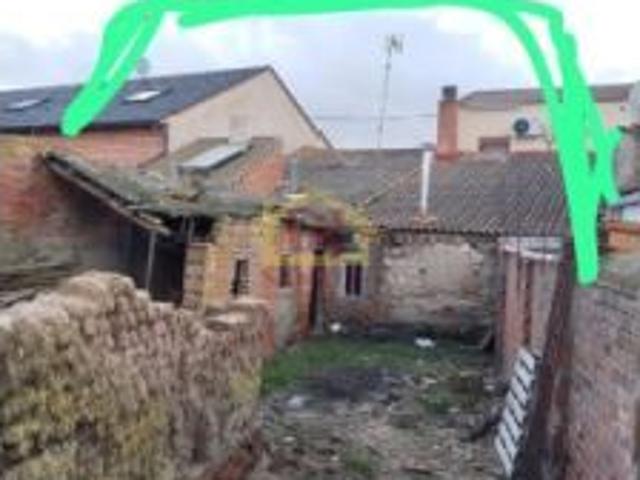 Casa en venta en Tarazona De Guareña